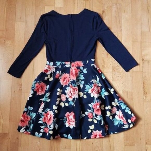 2/$15 City Studio Navy Dress with Floral Skirt, 3/4 sleeve, Size 5, - Picture 4 of 5